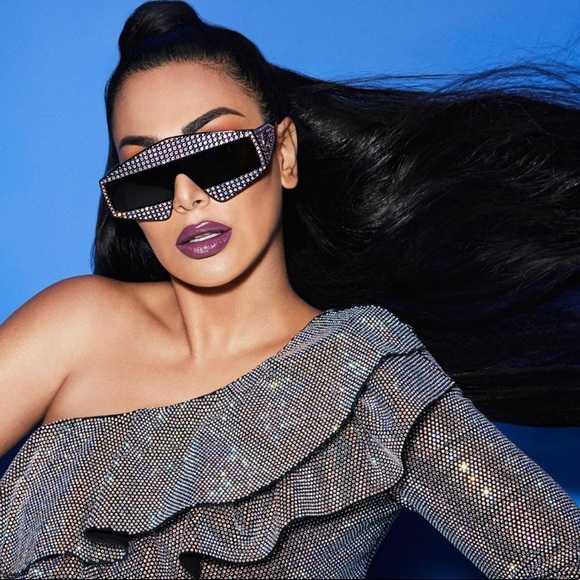 HUDA BEAUTY
Demi Matte Cream Liquid Lipstick - Picture 10 of 10